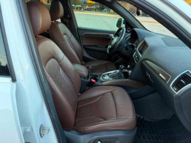 Білий Ауді Ку 5, об'ємом двигуна 2 л та пробігом 70 тис. км за 10800 $, фото 8 на Automoto.ua