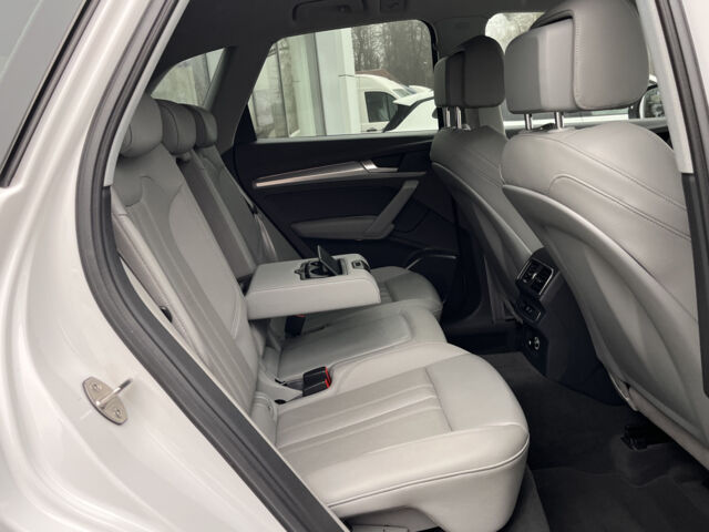 Белый Ауди Ку 5, объемом двигателя 2 л и пробегом 105 тыс. км за 34999 $, фото 20 на Automoto.ua