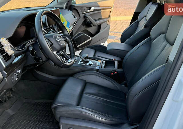 Белый Ауди Ку 5, объемом двигателя 1.98 л и пробегом 127 тыс. км за 27777 $, фото 12 на Automoto.ua