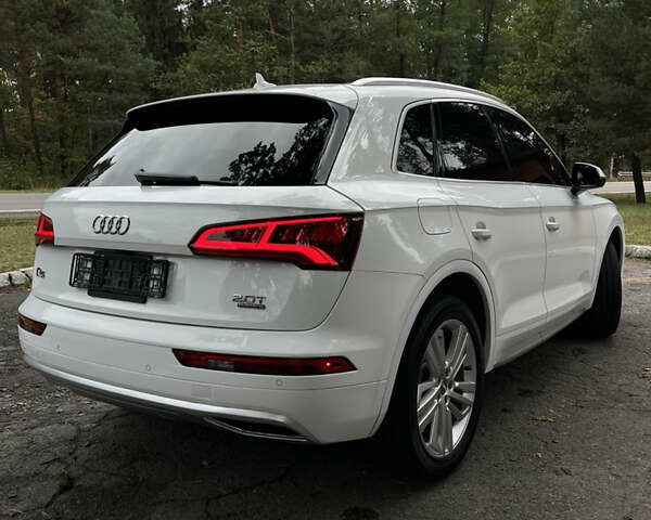 Білий Ауді Ку 5, об'ємом двигуна 2 л та пробігом 203 тис. км за 20999 $, фото 9 на Automoto.ua