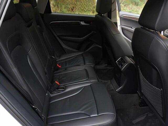 Білий Ауді Ку 5, об'ємом двигуна 2 л та пробігом 64 тис. км за 12500 $, фото 15 на Automoto.ua