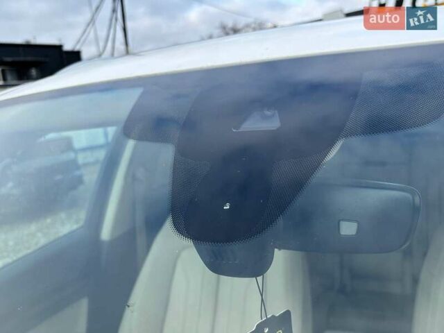 Білий Ауді Ку 5, об'ємом двигуна 2 л та пробігом 215 тис. км за 21800 $, фото 16 на Automoto.ua