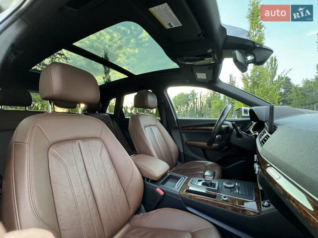 Белый Ауди Ку 5, объемом двигателя 2 л и пробегом 127 тыс. км за 24900 $, фото 72 на Automoto.ua