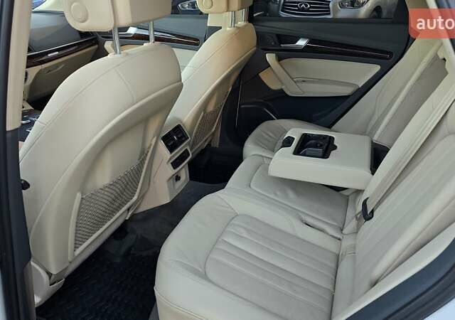 Белый Ауди Ку 5, объемом двигателя 1.98 л и пробегом 259 тыс. км за 19000 $, фото 7 на Automoto.ua