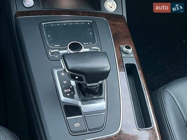 Белый Ауди Ку 5, объемом двигателя 2 л и пробегом 68 тыс. км за 26000 $, фото 19 на Automoto.ua