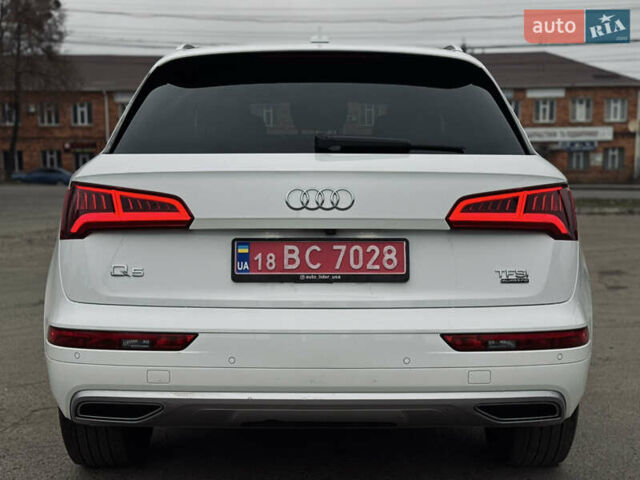 Белый Ауди Ку 5, объемом двигателя 1.98 л и пробегом 143 тыс. км за 25500 $, фото 5 на Automoto.ua