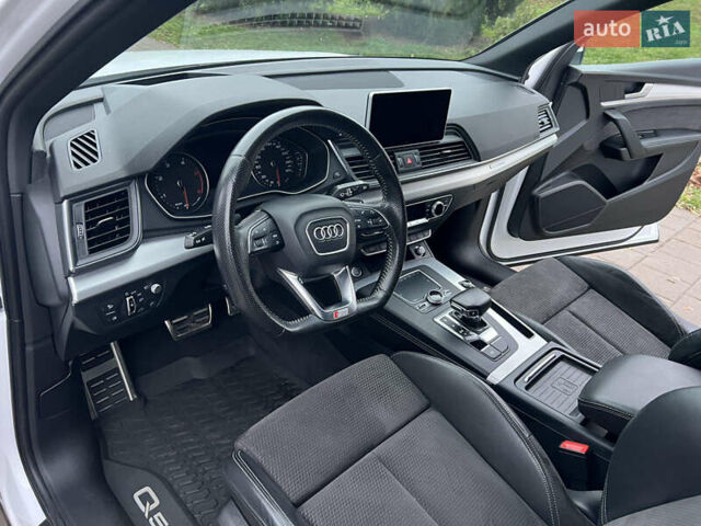 Белый Ауди Ку 5, объемом двигателя 1.97 л и пробегом 139 тыс. км за 28800 $, фото 33 на Automoto.ua