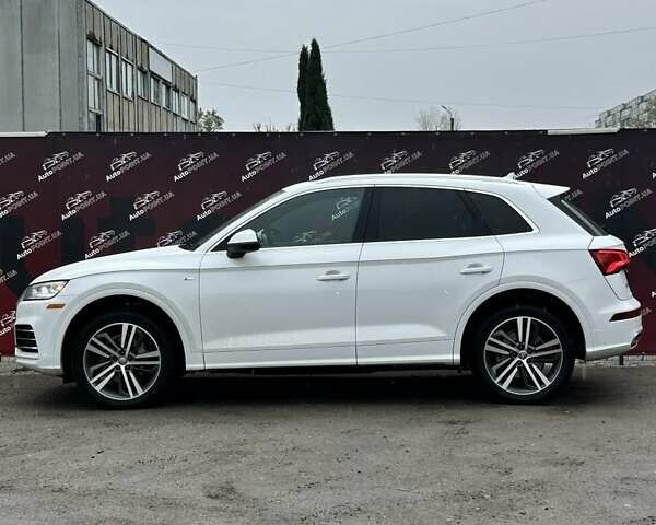 Білий Ауді Ку 5, об'ємом двигуна 1.98 л та пробігом 138 тис. км за 27500 $, фото 5 на Automoto.ua