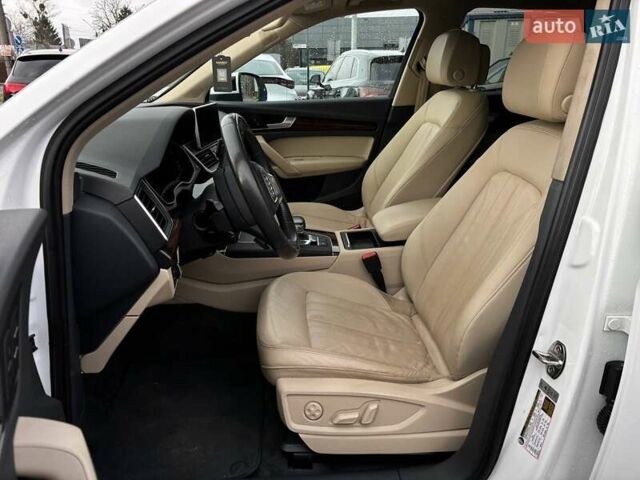 Білий Ауді Ку 5, об'ємом двигуна 2 л та пробігом 215 тис. км за 21800 $, фото 20 на Automoto.ua