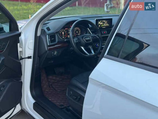 Белый Ауди Ку 5, объемом двигателя 1.98 л и пробегом 72 тыс. км за 28900 $, фото 20 на Automoto.ua
