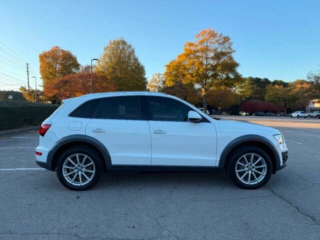 Білий Ауді Ку 5, об'ємом двигуна 2 л та пробігом 70 тис. км за 10800 $, фото 7 на Automoto.ua