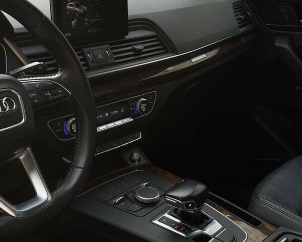 Білий Ауді Ку 5, об'ємом двигуна 1.98 л та пробігом 100 тис. км за 26500 $, фото 14 на Automoto.ua