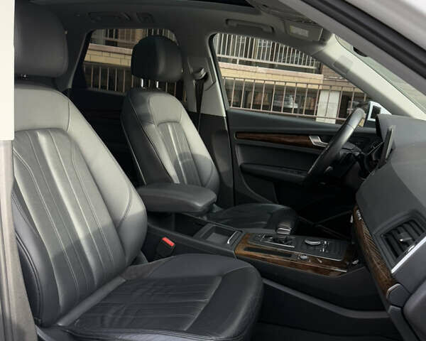 Білий Ауді Ку 5, об'ємом двигуна 1.98 л та пробігом 100 тис. км за 26500 $, фото 26 на Automoto.ua