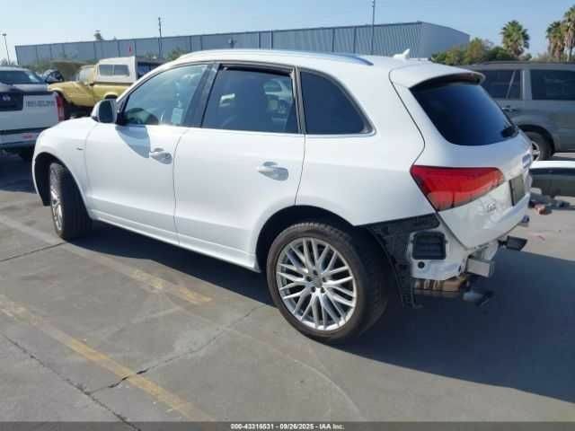 Белый Ауди Ку 5, объемом двигателя 2 л и пробегом 80 тыс. км за 3500 $, фото 2 на Automoto.ua
