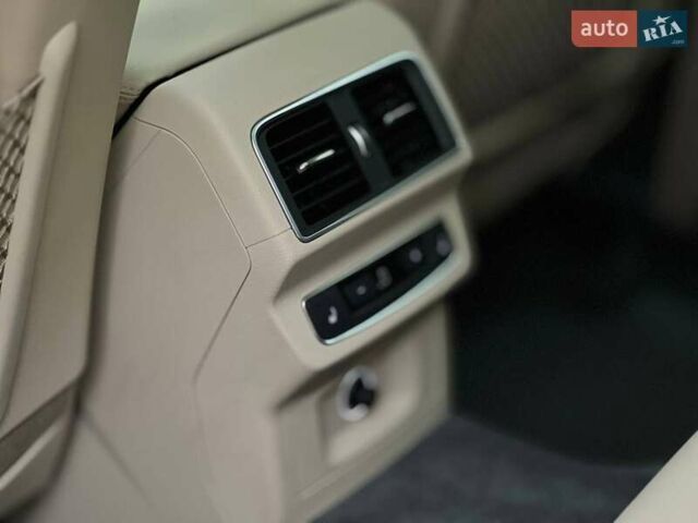 Белый Ауди Ку 5, объемом двигателя 2 л и пробегом 142 тыс. км за 25990 $, фото 45 на Automoto.ua