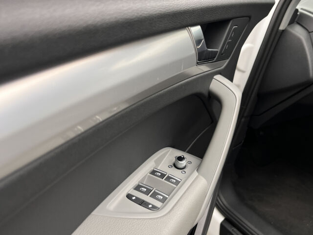 Белый Ауди Ку 5, объемом двигателя 2 л и пробегом 105 тыс. км за 34999 $, фото 14 на Automoto.ua