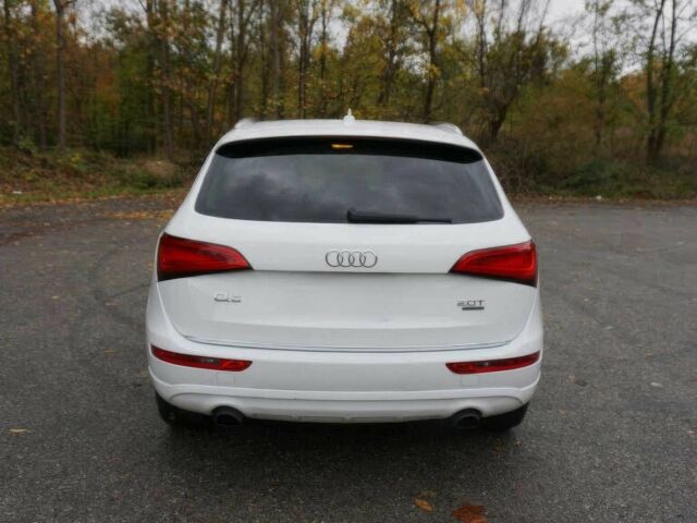 Белый Ауди Ку 5, объемом двигателя 2 л и пробегом 53 тыс. км за 12600 $, фото 4 на Automoto.ua