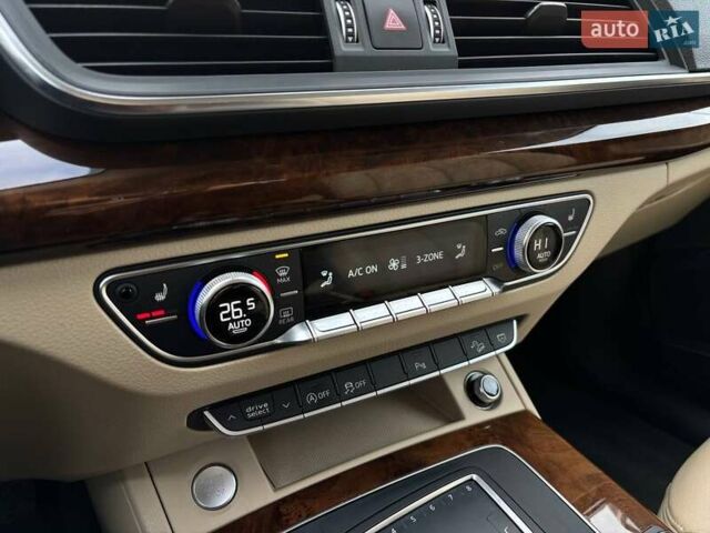 Білий Ауді Ку 5, об'ємом двигуна 2 л та пробігом 215 тис. км за 21800 $, фото 41 на Automoto.ua