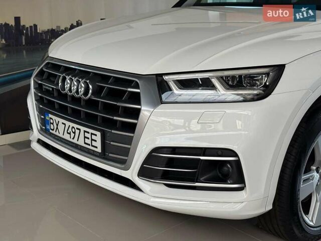 Белый Ауди Ку 5, объемом двигателя 1.97 л и пробегом 105 тыс. км за 32500 $, фото 3 на Automoto.ua