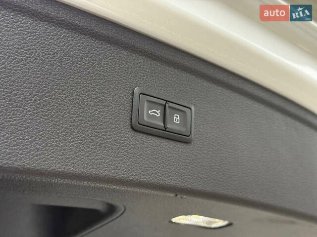 Белый Ауди Ку 5, объемом двигателя 1.98 л и пробегом 200 тыс. км за 22499 $, фото 53 на Automoto.ua