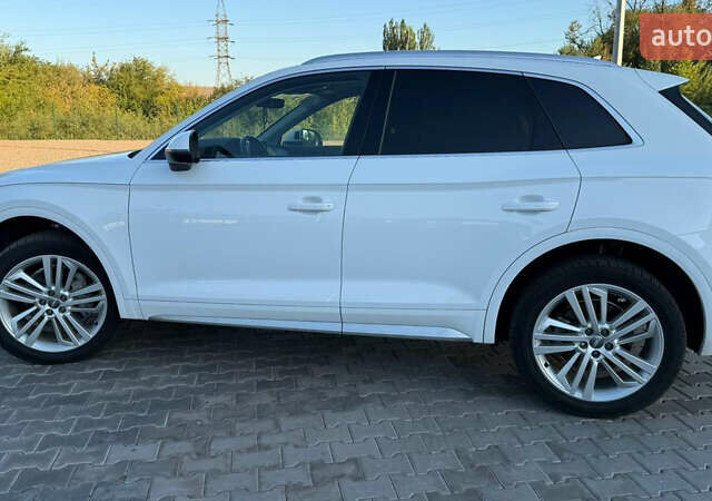 Белый Ауди Ку 5, объемом двигателя 1.98 л и пробегом 127 тыс. км за 27777 $, фото 11 на Automoto.ua