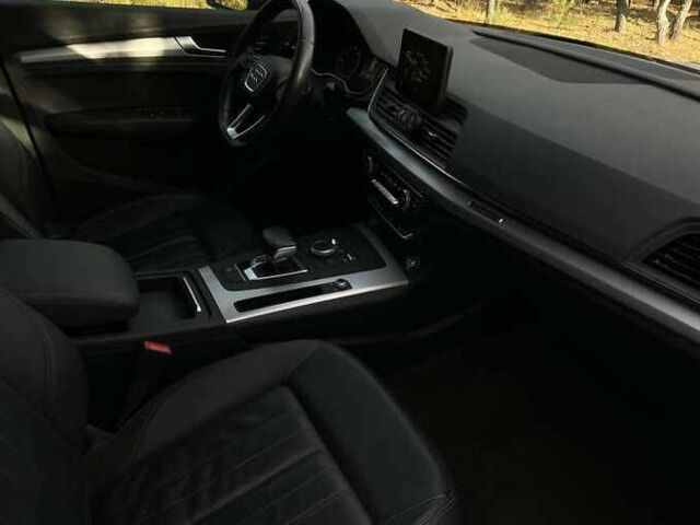 Білий Ауді Ку 5, об'ємом двигуна 2 л та пробігом 71 тис. км за 17600 $, фото 10 на Automoto.ua