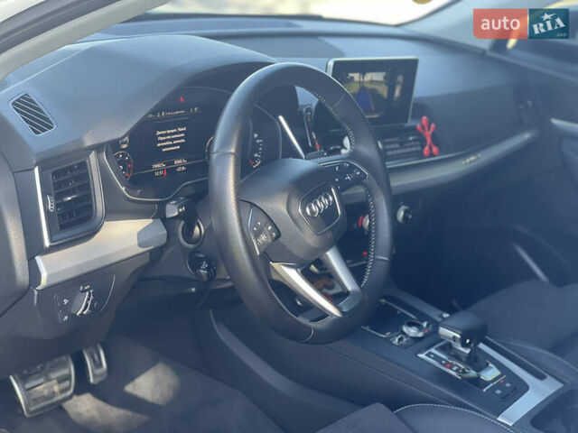 Белый Ауди Ку 5, объемом двигателя 1.97 л и пробегом 190 тыс. км за 29900 $, фото 16 на Automoto.ua