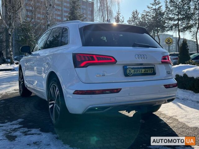 Белый Ауди Ку 5, объемом двигателя 2 л и пробегом 108 тыс. км за 29700 $, фото 4 на Automoto.ua