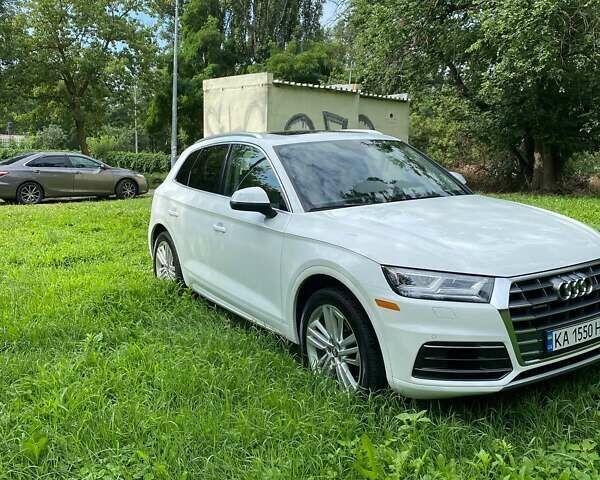 Белый Ауди Ку 5, объемом двигателя 1.98 л и пробегом 65 тыс. км за 31500 $, фото 2 на Automoto.ua