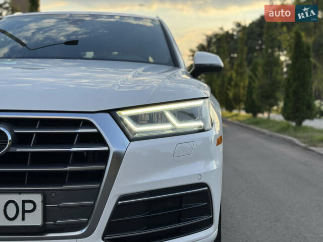 Белый Ауди Ку 5, объемом двигателя 2 л и пробегом 127 тыс. км за 24900 $, фото 29 на Automoto.ua