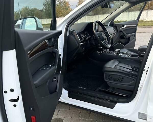 Белый Ауди Ку 5, объемом двигателя 1.98 л и пробегом 143 тыс. км за 24000 $, фото 21 на Automoto.ua