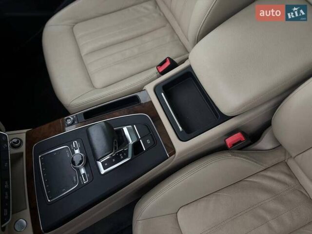 Білий Ауді Ку 5, об'ємом двигуна 2 л та пробігом 215 тис. км за 22000 $, фото 21 на Automoto.ua