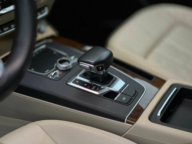 Белый Ауди Ку 5, объемом двигателя 2 л и пробегом 142 тыс. км за 25990 $, фото 12 на Automoto.ua