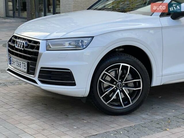 Ауди Ку 5 2017 в Киеве на Automoto.ua Белый Ауди Ку 5, объемом двигателя 1.98 л и пробегом 103 тыс. км за 23900 $, фото 6 на Automoto.ua