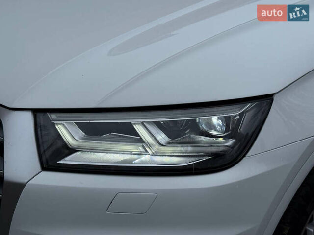 Белый Ауди Ку 5, объемом двигателя 1.98 л и пробегом 200 тыс. км за 22499 $, фото 15 на Automoto.ua