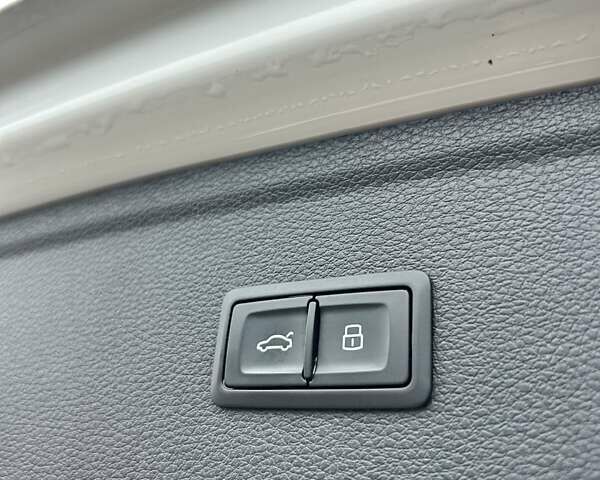 Білий Ауді Ку 5, об'ємом двигуна 1.98 л та пробігом 138 тис. км за 27500 $, фото 17 на Automoto.ua