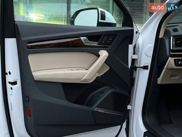 Белый Ауди Ку 5, объемом двигателя 2 л и пробегом 142 тыс. км за 25990 $, фото 19 на Automoto.ua