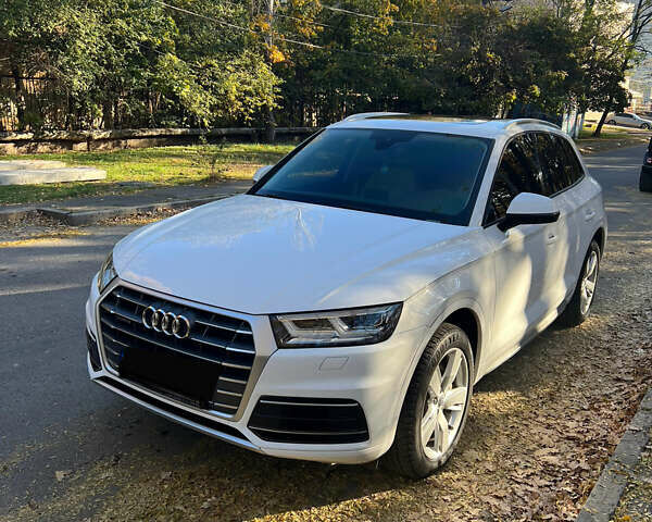 Белый Ауди Ку 5, объемом двигателя 1.98 л и пробегом 100 тыс. км за 26500 $, фото 3 на Automoto.ua