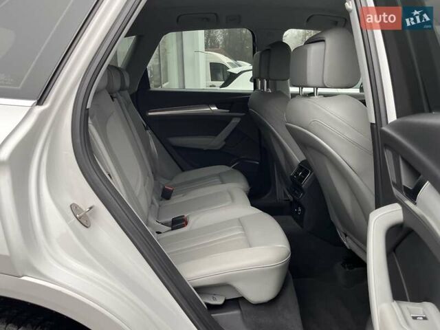 Белый Ауди Ку 5, объемом двигателя 1.98 л и пробегом 104 тыс. км за 34999 $, фото 25 на Automoto.ua