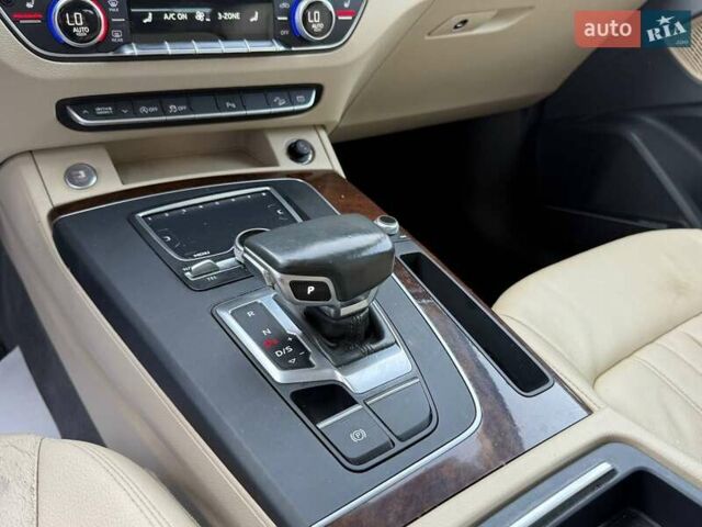 Ауді Ку 5 2017 у Луцьку на Automoto.ua Білий Ауді Ку 5, об'ємом двигуна 1.98 л та пробігом 190 тис. км за 17900 $, фото 25 на Automoto.ua