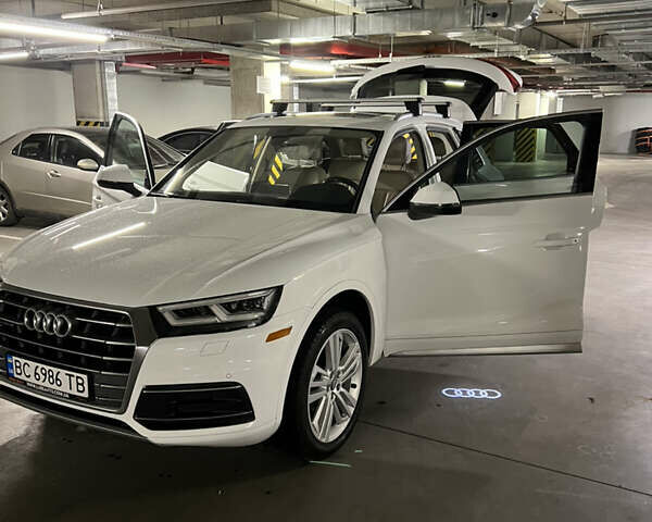 Белый Ауди Ку 5, объемом двигателя 1.98 л и пробегом 95 тыс. км за 21000 $, фото 1 на Automoto.ua