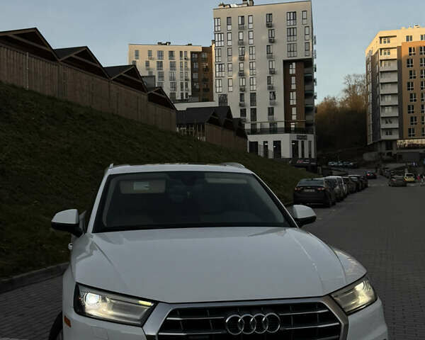 Білий Ауді Ку 5, об'ємом двигуна 1.98 л та пробігом 260 тис. км за 19000 $, фото 1 на Automoto.ua