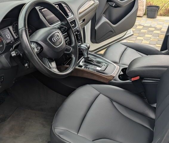 Белый Ауди Ку 5, объемом двигателя 2 л и пробегом 330 тыс. км за 15900 $, фото 7 на Automoto.ua