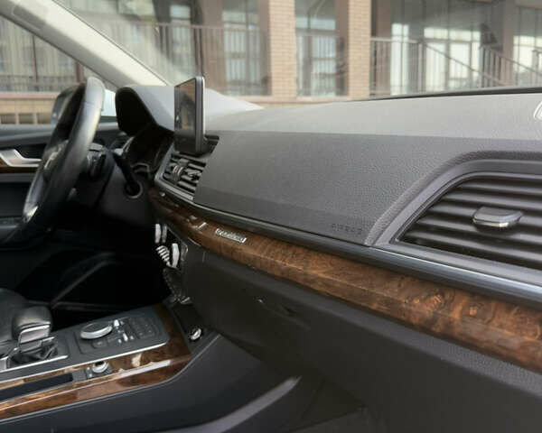 Білий Ауді Ку 5, об'ємом двигуна 1.98 л та пробігом 100 тис. км за 26500 $, фото 23 на Automoto.ua