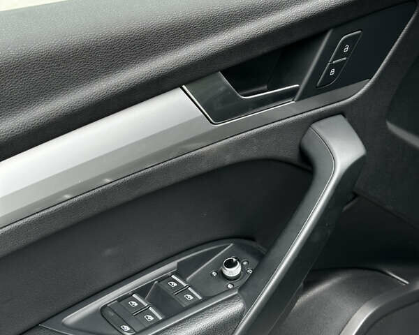 Білий Ауді Ку 5, об'ємом двигуна 1.97 л та пробігом 223 тис. км за 30900 $, фото 8 на Automoto.ua