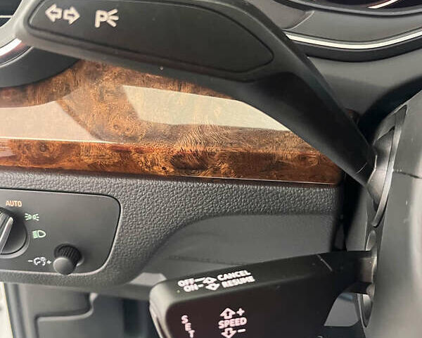 Белый Ауди Ку 5, объемом двигателя 2 л и пробегом 46 тыс. км за 25950 $, фото 16 на Automoto.ua