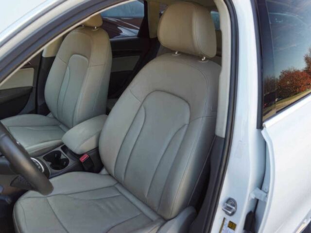 Белый Ауди Ку 5, объемом двигателя 2 л и пробегом 63 тыс. км за 14500 $, фото 8 на Automoto.ua