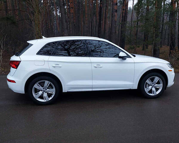 Белый Ауди Ку 5, объемом двигателя 1.98 л и пробегом 134 тыс. км за 25996 $, фото 6 на Automoto.ua