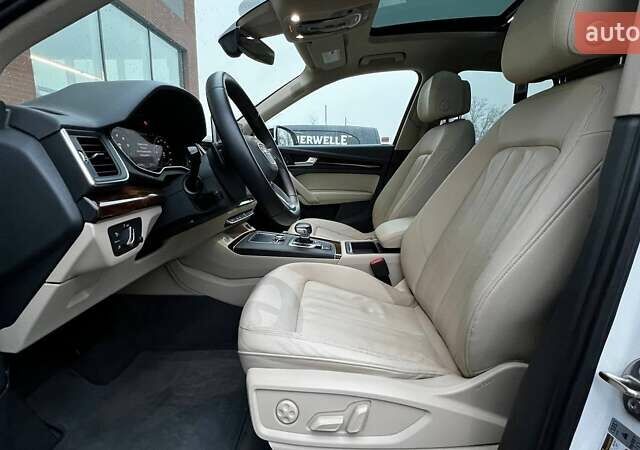 Белый Ауди Ку 5, объемом двигателя 2 л и пробегом 142 тыс. км за 25990 $, фото 26 на Automoto.ua