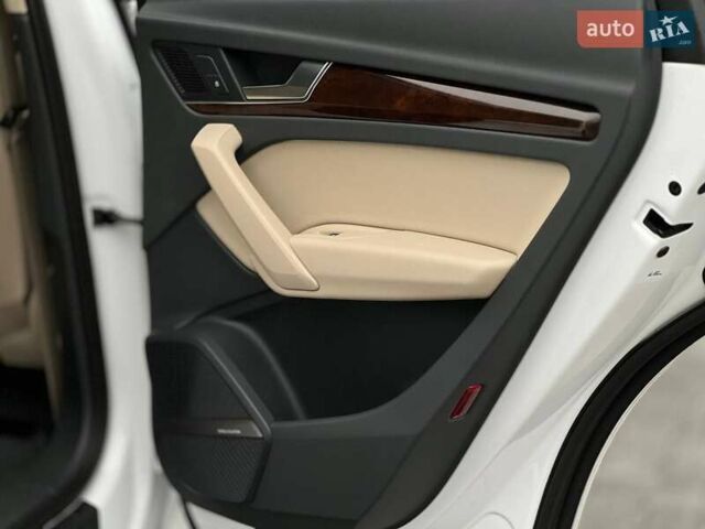 Белый Ауди Ку 5, объемом двигателя 2 л и пробегом 142 тыс. км за 25990 $, фото 59 на Automoto.ua